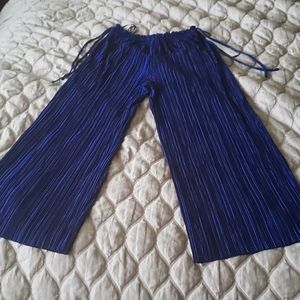 AQUA Girls plisse wide flare pull on pants